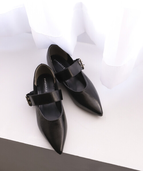Firsthand(ファーストハンド)の「Firsthand/ファーストハンド ベルト ポインテッド フラットシューズ (22.5~24.5cmサイズ展開)(パンプス・レディース・シルバー/ブラック・MEDIUM/SMALL/LARGE)」の1枚目の写真
