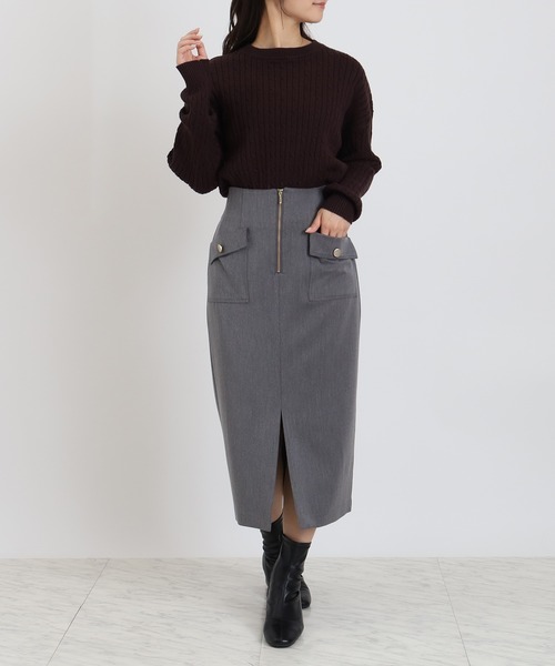TRUDEA(トルディア)の「ケーブル編みニット(ブローチ付き)(ニット/セーター・レディース・サックスブルー/ホワイト/ブラウン・MEDIUM/LARGE)」の10枚目の写真