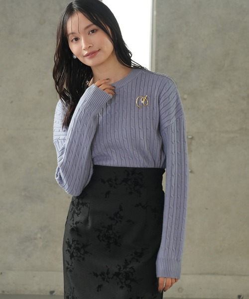 TRUDEA(トルディア)の「ケーブル編みニット(ブローチ付き)(ニット/セーター・レディース・サックスブルー/ホワイト/ブラウン・MEDIUM/LARGE)」の22枚目の写真