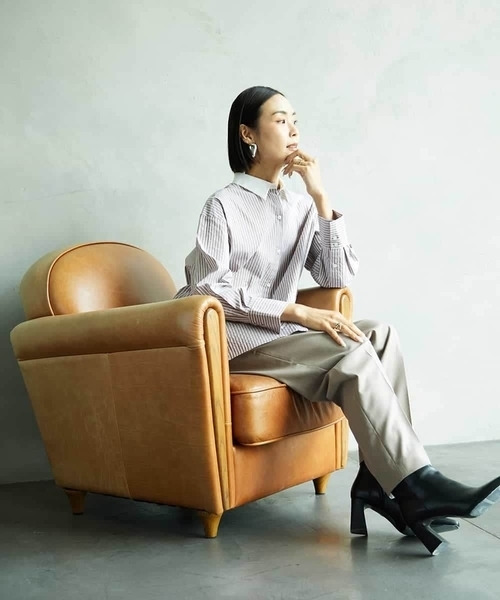 MICHEL KLEIN（ミッシェル・クラン）の「[2WAY]クレリックオーバーサイズストライプシャツ（シャツ/ブラウス・レディース・ブルー/グレイッシュベージュ・38）」の20枚目の写真