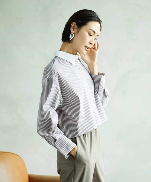 MICHEL KLEIN（ミッシェル・クラン）の「[2WAY]クレリックオーバーサイズストライプシャツ（シャツ/ブラウス・レディース・ブルー/グレイッシュベージュ・38）」の21枚目の写真