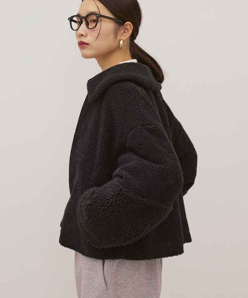 AMERICAN HOLIC（アメリカンホリック）の「衿付きボアブルゾン（ブルゾン・レディース・ブラック/グレイッシュベージュ・M/L）」の4枚目の写真