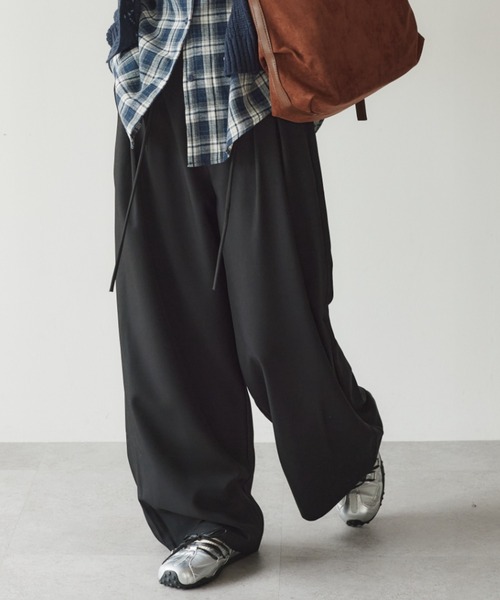 KUREN(クレン)の「紐ベルト付きタックワイドパンツ(その他パンツ・レディース・ブラック/ライトグレー/グレー/チャコールグレー・S/M)」の5枚目の写真