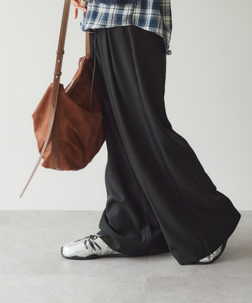 KUREN(クレン)の「紐ベルト付きタックワイドパンツ(その他パンツ・レディース・ブラック/ライトグレー/グレー/チャコールグレー・S/M)」の6枚目の写真