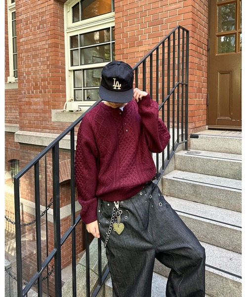 kutir（クティール）の「HENLEY NECK SILVER BUTTON CABLE KNIT／ヘンリーネックシルバーボタンケーブルニット（ニット/セーター・メンズ・ブラック/ベージュ/ブラウン/ボルドー・MEDIUM/LARGE）」の6枚目の写真