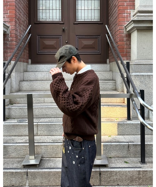 kutir（クティール）の「HENLEY NECK SILVER BUTTON CABLE KNIT／ヘンリーネックシルバーボタンケーブルニット（ニット/セーター・メンズ・ブラック/ベージュ/ブラウン/ボルドー・MEDIUM/LARGE）」の17枚目の写真