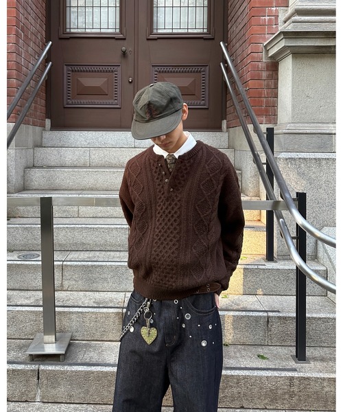 kutir（クティール）の「HENLEY NECK SILVER BUTTON CABLE KNIT／ヘンリーネックシルバーボタンケーブルニット（ニット/セーター・メンズ・ブラック/ベージュ/ブラウン/ボルドー・MEDIUM/LARGE）」の19枚目の写真
