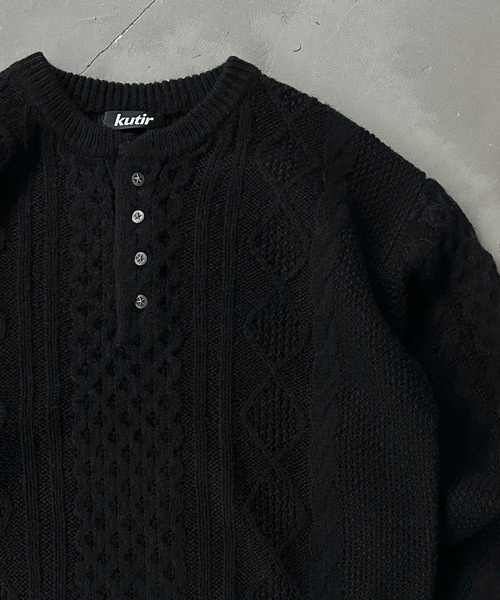 kutir（クティール）の「HENLEY NECK SILVER BUTTON CABLE KNIT／ヘンリーネックシルバーボタンケーブルニット（ニット/セーター・メンズ・ブラック/ベージュ/ブラウン/ボルドー・MEDIUM/LARGE）」の21枚目の写真