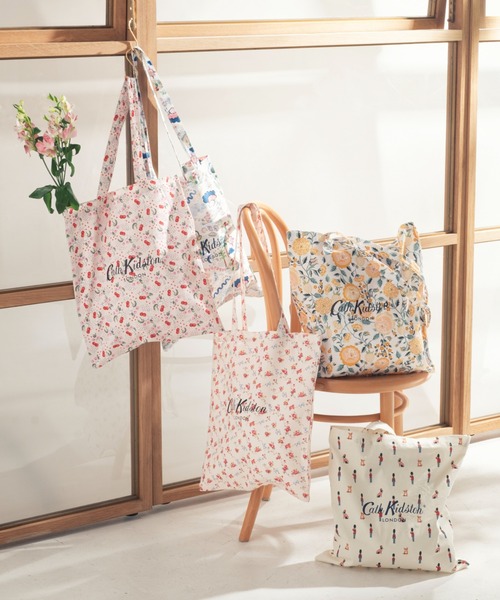 Cath Kidston（キャスキッドソン）の「トートバッグ（トートバッグ・レディース・ピンク/ブラック/アイボリー/イエロー/ネイビー/グリーン/レッド/ライトピンク/ブルー/サックスブルー/ホワイト×ブルー/ホワイト×ネイビー/ピンク系/アイボリー系/ピンクベージュ/ホワイト×ピンク/ブラックミックス/ホワイト×ライトピンク・FREE）」の19枚目の写真