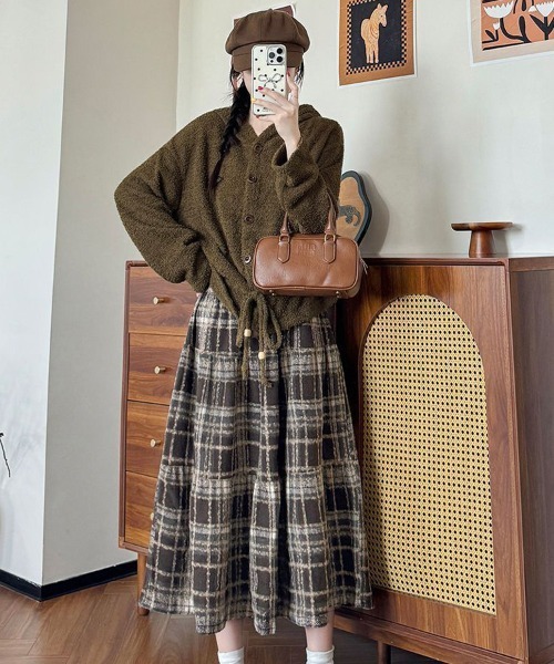 SallyLunn（サリーラン）の「チェックティアードスカート（スカート・レディース・ネイビー/ブラウン/ブルー/レッド・LARGE/MEDIUM）」の12枚目の写真