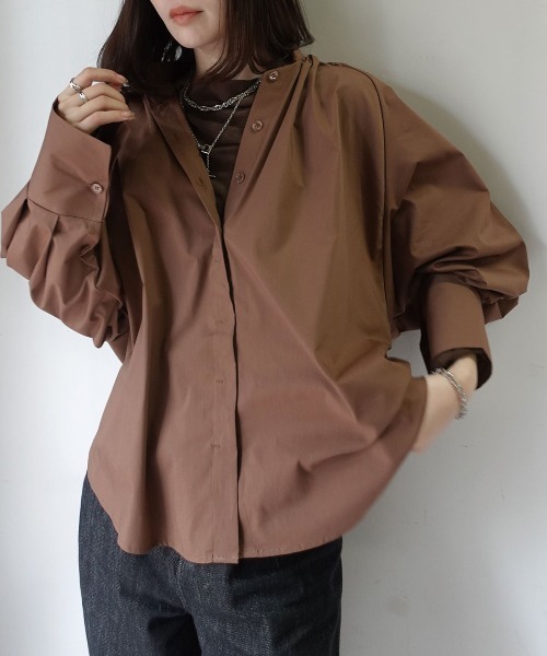CORNERS(コーナーズ)の「ブロードギャザードルマンブラウス(シャツ/ブラウス・レディース・ブラック/チャコールグレー/ブルー/ホワイト/ブラウン・M)」の8枚目の写真