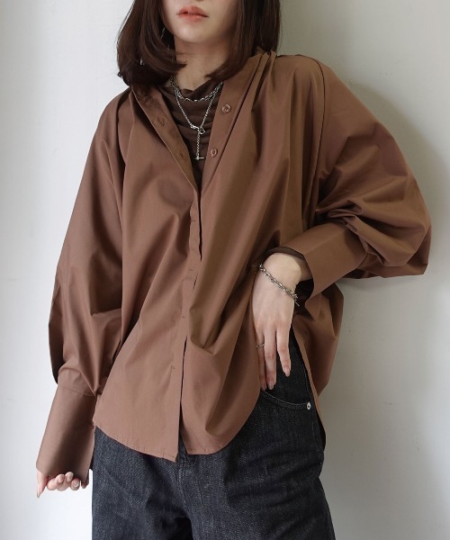 CORNERS(コーナーズ)の「ブロードギャザードルマンブラウス(シャツ/ブラウス・レディース・ブラック/チャコールグレー/ブルー/ホワイト/ブラウン・M)」の9枚目の写真