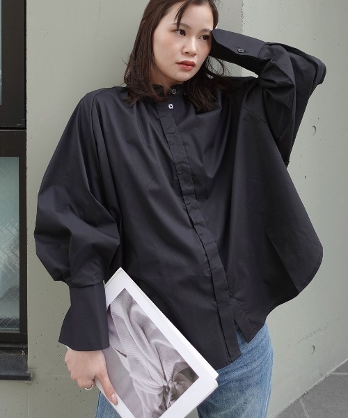 CORNERS(コーナーズ)の「ブロードギャザードルマンブラウス(シャツ/ブラウス・レディース・ブラック/チャコールグレー/ブルー/ホワイト/ブラウン・M)」の12枚目の写真
