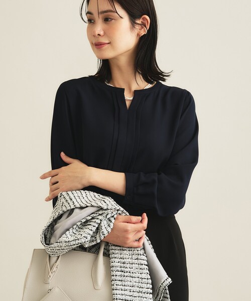 INDIVI（インディヴィ）の「【洗える／透けにくい】ジオメ柄プリントブラウス（シャツ/ブラウス・レディース・サックスブルー系/ベージュ系その他4/ホワイト/ネイビー・38/36/19/15 /40/13/05）」の11枚目の写真