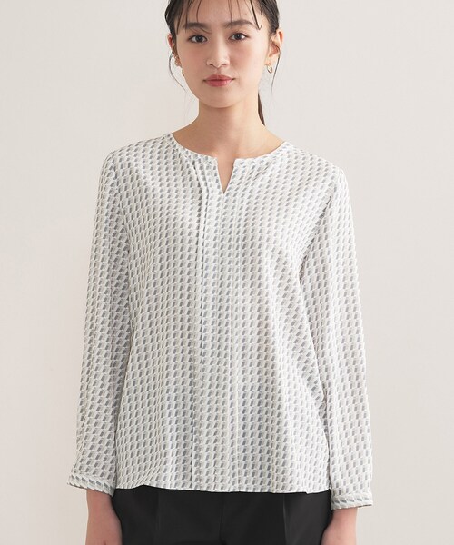 INDIVI（インディヴィ）の「【洗える／透けにくい】ジオメ柄プリントブラウス（シャツ/ブラウス・レディース・サックスブルー系/ベージュ系その他4/ホワイト/ネイビー・38/36/19/15 /40/13/05）」の15枚目の写真
