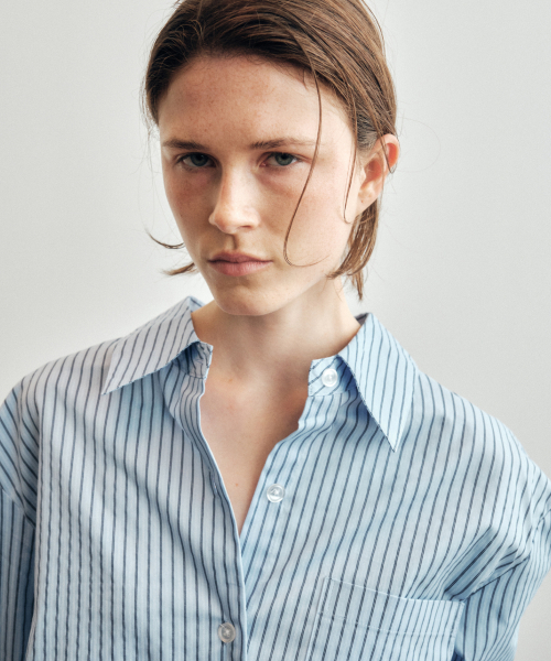 CITTA（シータ）の「Essential Multi Stripe Comfort Shirt_CTT386(Blue)（シャツ/ブラウス・レディース・ブルー・FREE）」の4枚目の写真