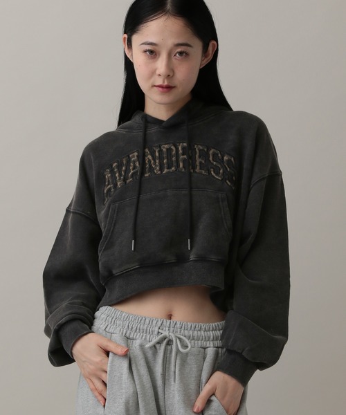 AVANDRESS(アバンドレス )の「AVANDRESS/レオパードロゴフーディ―(スウェット・レディース・ブラック・SMALL)」の6枚目の写真