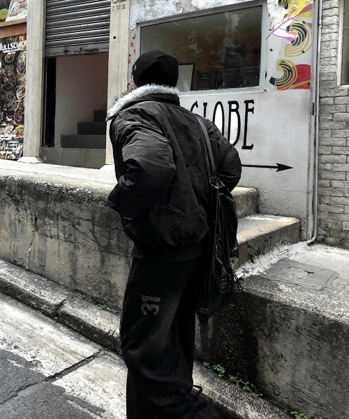 COSYHARU（コシハル）の「ファードッキングディープブラックブルゾン（ブルゾン・メンズ・ブラック・MEDIUM/LARGE）」の12枚目の写真