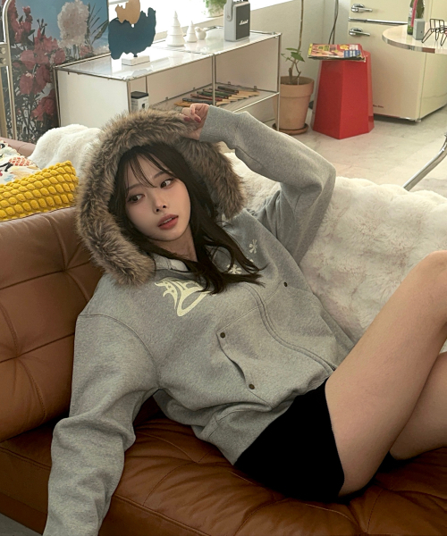 AMOU（アモウ）の「AMOU Fur Hoodie Zip-Up GREY（パーカー・レディース・その他・2/1）」の9枚目の写真