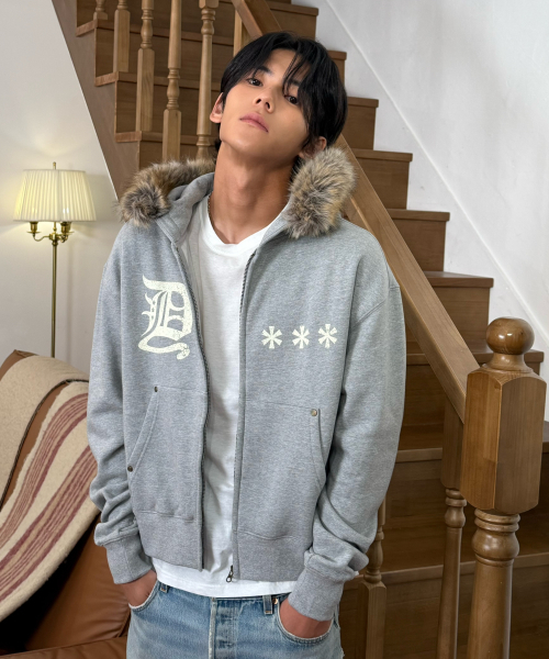 AMOU（アモウ）の「AMOU Fur Hoodie Zip-Up GREY（パーカー・レディース・その他・2/1）」の4枚目の写真