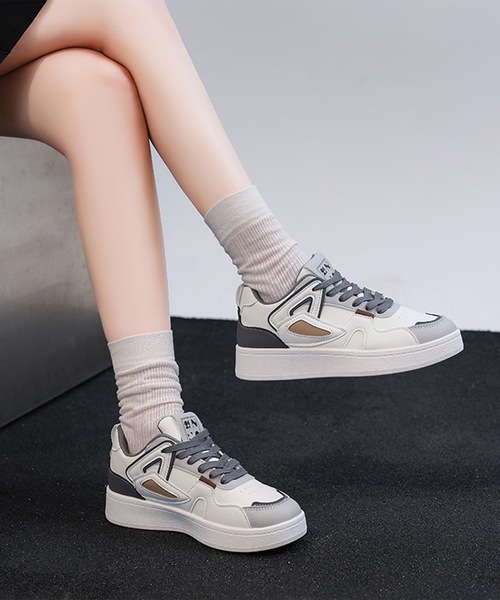 Lace Ladies（レースレディース）の「配色 デザイン 厚底 コート スニーカー（スニーカー・レディース・グレー/ブラック・23cm/23.5cm/24cm/24.5cm/25cm）」の8枚目の写真