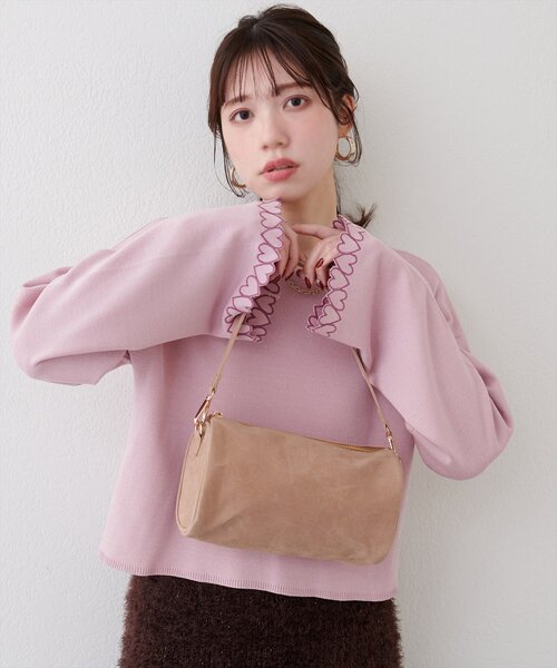 natural couture(ナチュラルクチュール)の「お袖ハートショート丈ニットプルオーバー(ニット/セーター・レディース・アイボリー/ピンク/サックスブルー/ブラック・FREE)」の4枚目の写真
