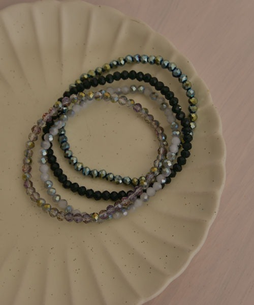 Mayree(メイリー)の「【resonance】カラービーズ ブレスレット/ヘアゴム【4個セット/7色展開/2way】(ヘアゴム・レディース・ブルー系/ブラック系/グリーン系/パープル系/ネイビー系/グレー系/ホワイト系・FREE)」の11枚目の写真