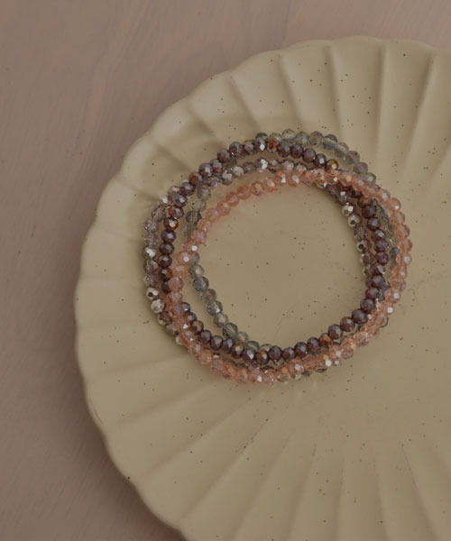 Mayree(メイリー)の「【resonance】カラービーズ ブレスレット/ヘアゴム【4個セット/7色展開/2way】(ヘアゴム・レディース・ブルー系/ブラック系/グリーン系/パープル系/ネイビー系/グレー系/ホワイト系・FREE)」の21枚目の写真