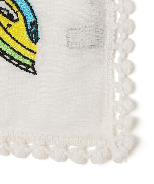 SHIPS(シップス)の「ANATHA:ポンポン 刺繍 バンダナ スカーフ(ストール/ショール・レディース・ライトホワイト・ONE SIZE)」の2枚目の写真