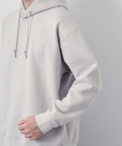 THE SHOP TK (ザ ショップ ティーケー )の「【さりげない表情が、品よく映える。】ふくれジャカードパーカ(パーカー・メンズ・ライトグレー/オフホワイト・04/02/03)」の16枚目の写真