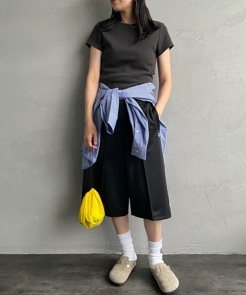 FRED PERRY（フレッドペリー）の「[FRED PERRY/フレッドペリー] トラックテープデザイン ワンポイントロゴ刺繍 ショートトラックパンツ（その他パンツ・レディース・ブラック・10）」の11枚目の写真