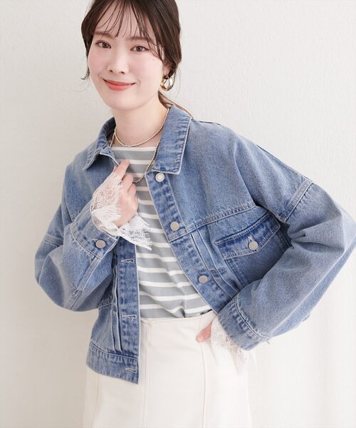 natural couture（ナチュラルクチュール）の「袖レース付きGジャン（デニムジャケット・レディース・オフホワイト/ブルー/インディゴブルー・FREE）」の6枚目の写真