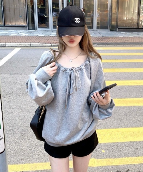 Ritzy（リッツィー）の「リボンネックギャザースウェットトップス（スウェット・レディース・ベージュ/杢グレー・M/L）」の9枚目の写真