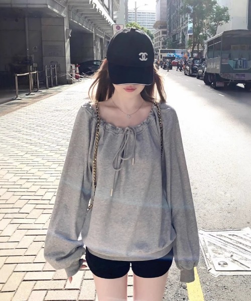 Ritzy（リッツィー）の「リボンネックギャザースウェットトップス（スウェット・レディース・ベージュ/杢グレー・M/L）」の10枚目の写真