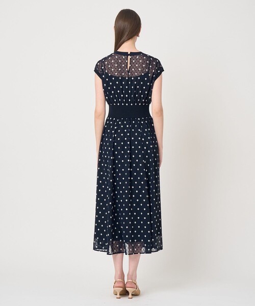 ANAYI（アナイ）の「フラワー刺繍ドットフレア ワンピース（ワンピース・レディース・ネイビー/ブラック・38/36/34）」の5枚目の写真