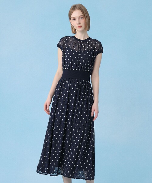 ANAYI（アナイ）の「フラワー刺繍ドットフレア ワンピース（ワンピース・レディース・ネイビー/ブラック・38/36/34）」の6枚目の写真