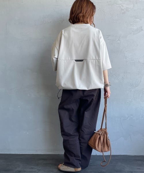 MIZUNO（ミズノ　）の「【WEB先行予約】[MIZUNO/ミズノ] 別注 ポケット付き ワンポイントロゴ刺繍 Tシャツ（Tシャツ/カットソー・レディース・グレイッシュベージュ/ブラック/ホワイト・M/S/XL/L）」の17枚目の写真