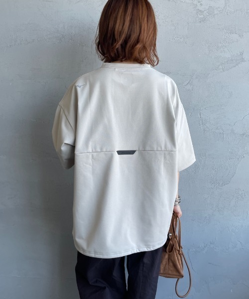 MIZUNO（ミズノ　）の「【WEB先行予約】[MIZUNO/ミズノ] 別注 ポケット付き ワンポイントロゴ刺繍 Tシャツ（Tシャツ/カットソー・レディース・グレイッシュベージュ/ブラック/ホワイト・M/S/XL/L）」の20枚目の写真
