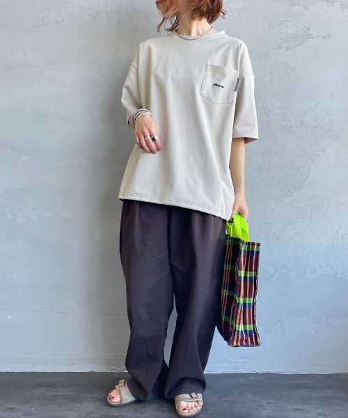 MIZUNO（ミズノ　）の「【WEB先行予約】[MIZUNO/ミズノ] 別注 ポケット付き ワンポイントロゴ刺繍 Tシャツ（Tシャツ/カットソー・レディース・グレイッシュベージュ/ブラック/ホワイト・M/S/XL/L）」の8枚目の写真