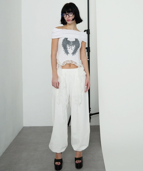 Heart Tattoo(ハートタトゥー)の「サイドレースフリルオフショルトップス / Side Lace Frill Off-Shoulder Top(Tシャツ/カットソー・レディース・ホワイト/グレー・FREE)」の5枚目の写真