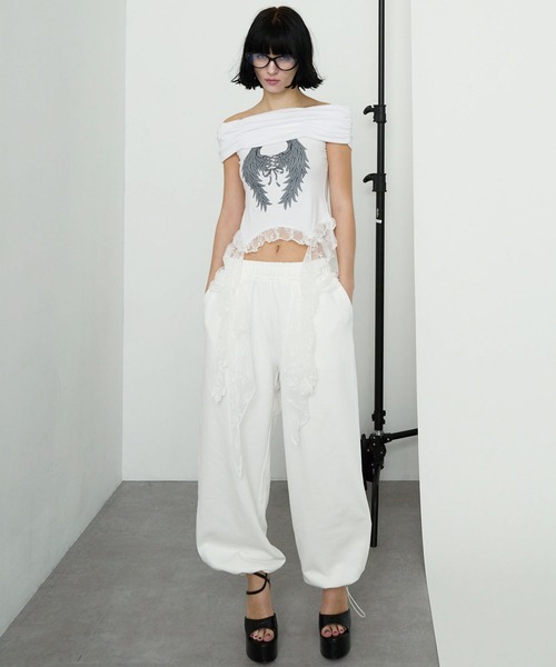 Heart Tattoo(ハートタトゥー)の「サイドレースフリルオフショルトップス / Side Lace Frill Off-Shoulder Top(Tシャツ/カットソー・レディース・ホワイト/グレー・FREE)」の7枚目の写真