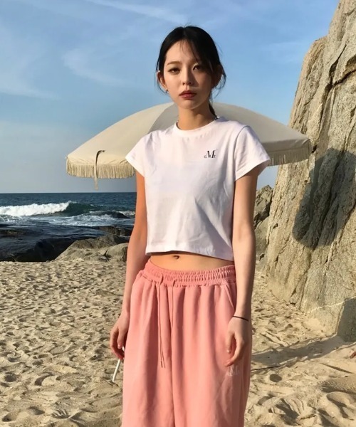 MUCENT(ムセント)の「◇MUCENT◇ブランド直輸入正規品/MUCENT SIGNATURE BACK LOGO CROP T シグニチャーバックラウンド円形ロゴクロップ半袖Tシャツ(Tシャツ/カットソー・レディース・ホワイト・S)」の3枚目の写真