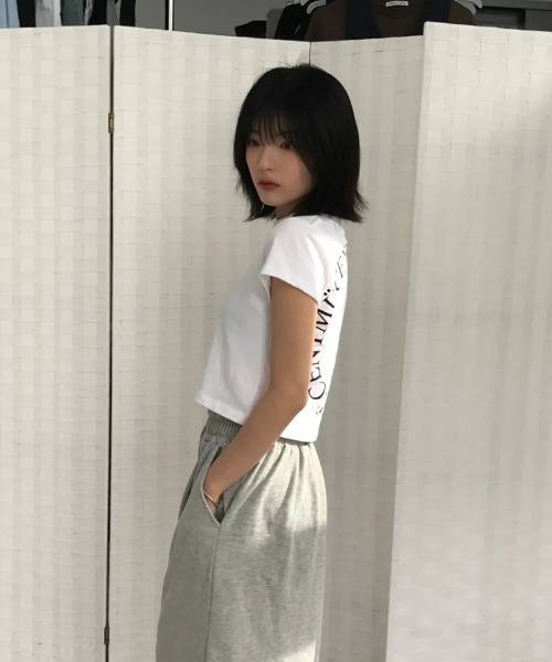 MUCENT(ムセント)の「◇MUCENT◇ブランド直輸入正規品/MUCENT SIGNATURE BACK LOGO CROP T シグニチャーバックラウンド円形ロゴクロップ半袖Tシャツ(Tシャツ/カットソー・レディース・ホワイト・S)」の5枚目の写真
