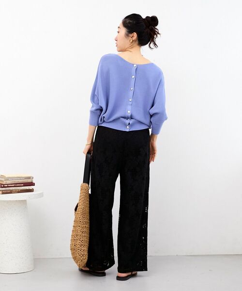 le.coeur blanc(ルクールブラン)の「2wayドルマンニット(ニット/セーター・レディース・ブラック/サックスブルー/ピンク/オフホワイト・38)」の21枚目の写真