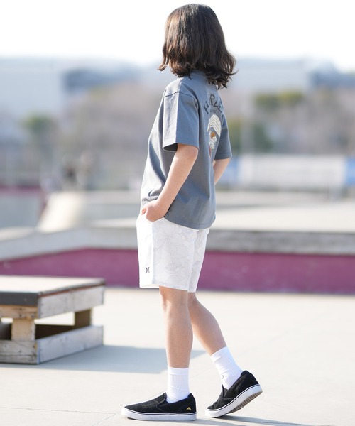 Hurley （ハーレー）の「Hurley/ハーレー キッズ 半袖 Tシャツ バックプリント オーバーサイズ BCSS261001（Tシャツ/カットソー・キッズ・ホワイト/グレイッシュブルー/ブラック・160cm/150cm/130cm/140cm）」の21枚目の写真