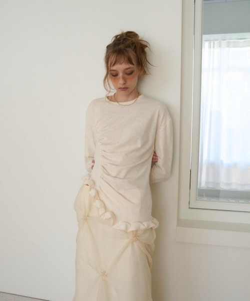 oursaalty（アウアソルティ）の「PLEASANT FRILL T-SHIRTS（Tシャツ/カットソー・レディース・チャコールグレー/ベージュ・FREE）」の3枚目の写真