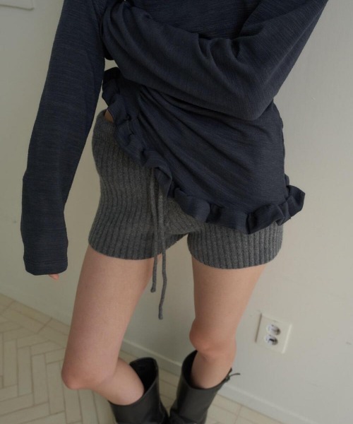 oursaalty（アウアソルティ）の「PLEASANT FRILL T-SHIRTS（Tシャツ/カットソー・レディース・チャコールグレー/ベージュ・FREE）」の18枚目の写真