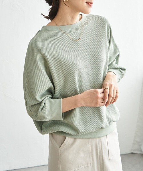ikka(イッカ)の「【雑誌InRed5月号掲載】タックフライスドルマンプルオーバー 【親子コーデ】(Tシャツ/カットソー・レディース・アイボリー/グレイッシュベージュ/ネイビー/ミント・M/L/S)」の4枚目の写真