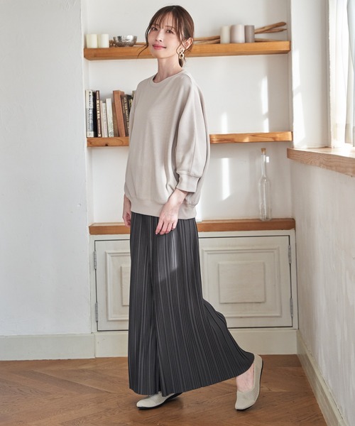 ikka(イッカ)の「【雑誌InRed5月号掲載】タックフライスドルマンプルオーバー 【親子コーデ】(Tシャツ/カットソー・レディース・アイボリー/グレイッシュベージュ/ネイビー/ミント・M/L/S)」の8枚目の写真