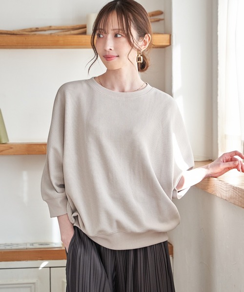 ikka(イッカ)の「【雑誌InRed5月号掲載】タックフライスドルマンプルオーバー 【親子コーデ】(Tシャツ/カットソー・レディース・アイボリー/グレイッシュベージュ/ネイビー/ミント・M/L/S)」の5枚目の写真